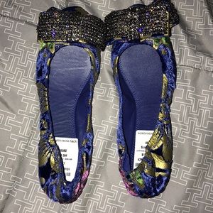 Flat shoe